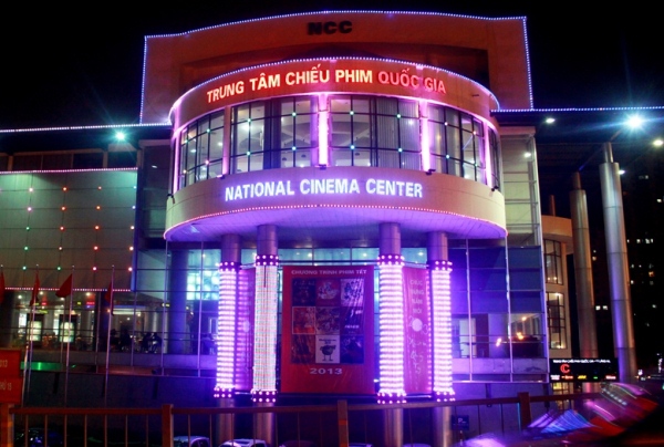 Đèn led chiếu sáng kiến trúc tòa nhà Rạp chiếu phim Quốc gia, Hà Nội
